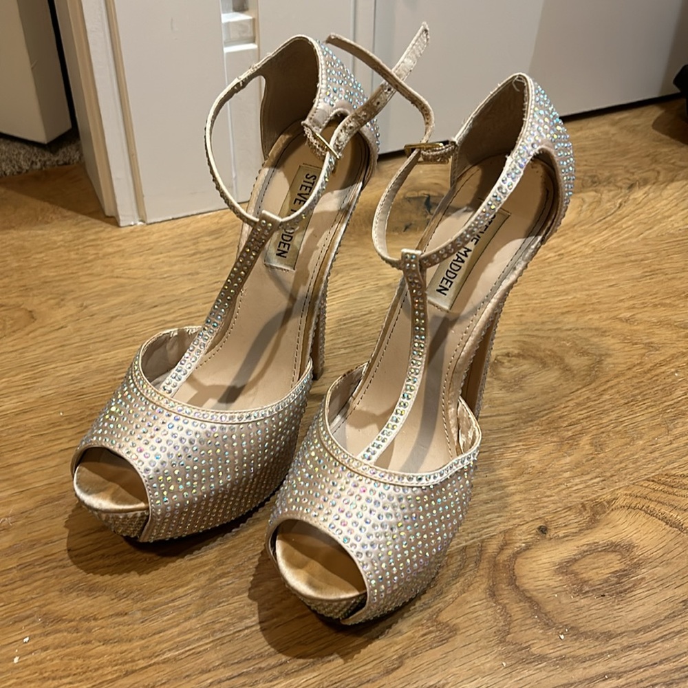 Jewelled Steve Madden T Strap Pumps Size 8